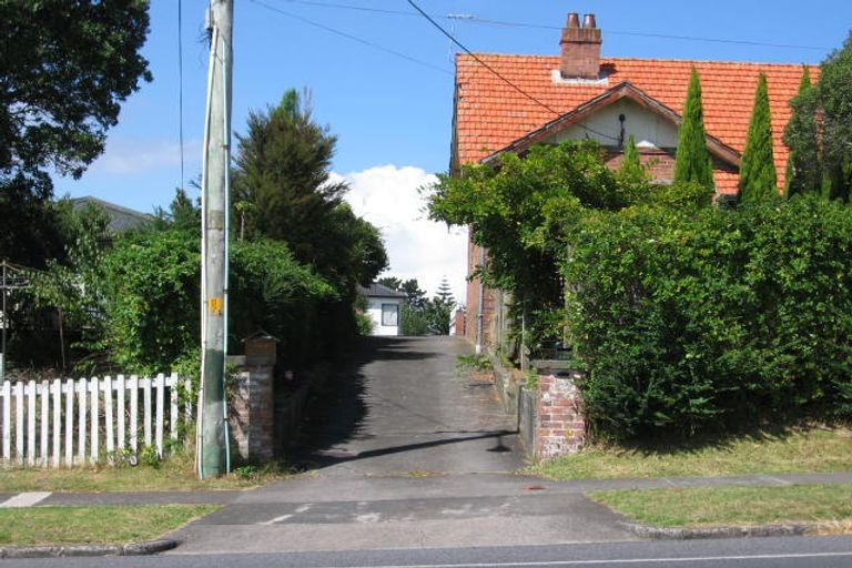 Photo of property in 110 Hutchinson Avenue, New Lynn, Auckland, 0600