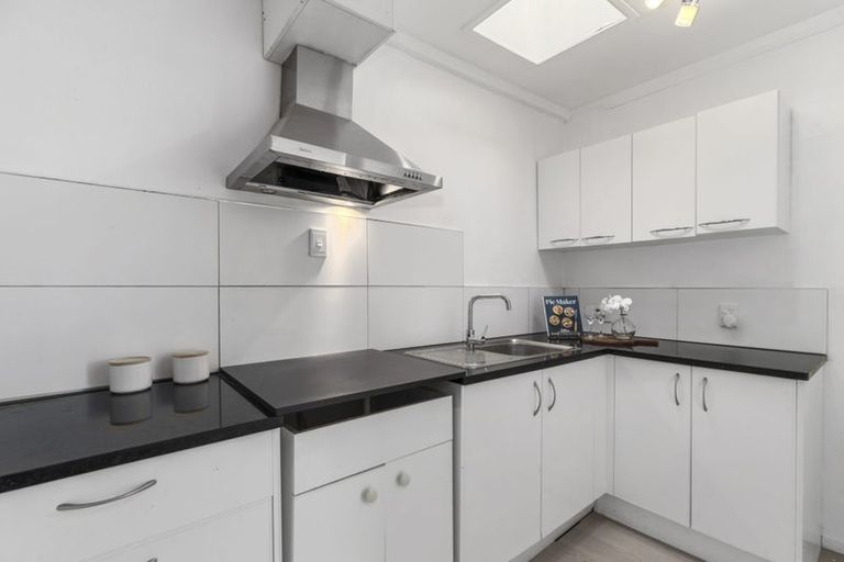 Photo of property in 5/1 Pimento Place, New Lynn, Auckland, 0600