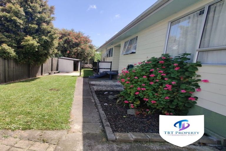 Photo of property in 18 Lipton Grove, Opaheke, Papakura, 2113