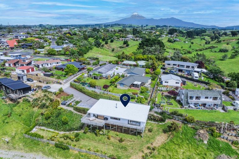 Photo of property in 22b Saint Ives Grove, Whalers Gate, New Plymouth, 4310