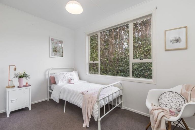 Photo of property in 2a Helga Crescent, Te Atatu Peninsula, Auckland, 0610