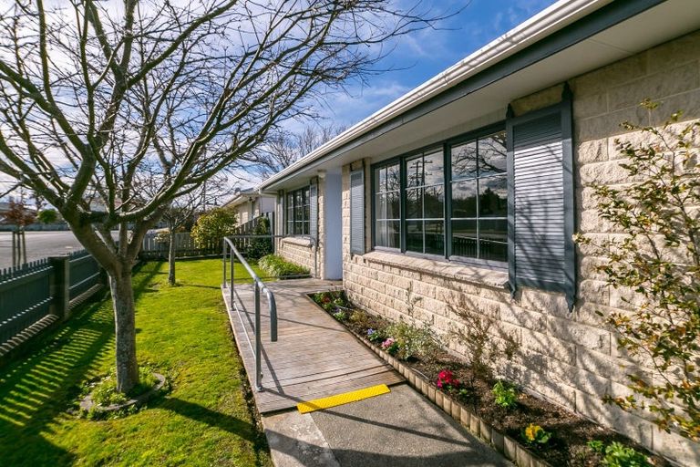 Photo of property in 54 Cambridge Terrace, Masterton, 5810