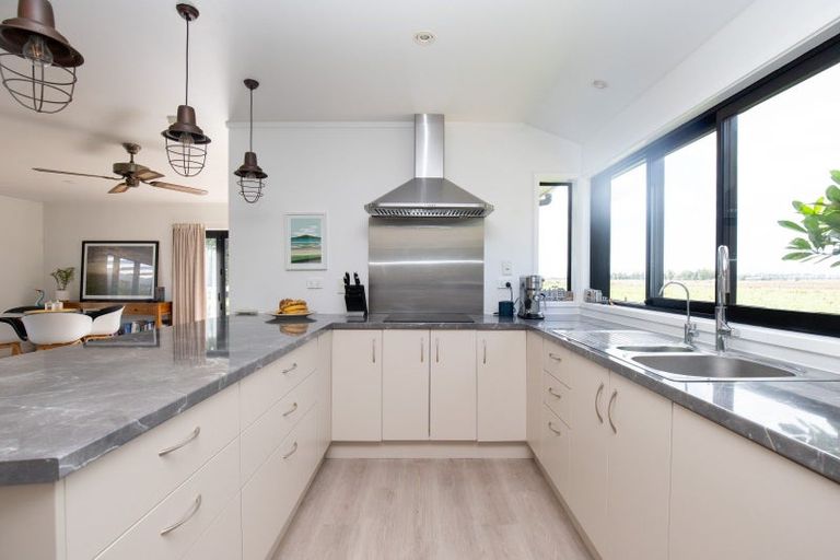 Photo of property in 230 Central Road, Waitakaruru, Thames, 3576