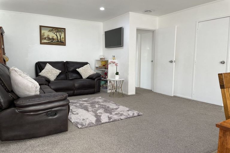 Photo of property in 1/18 Holt Avenue, Torbay, Auckland, 0630