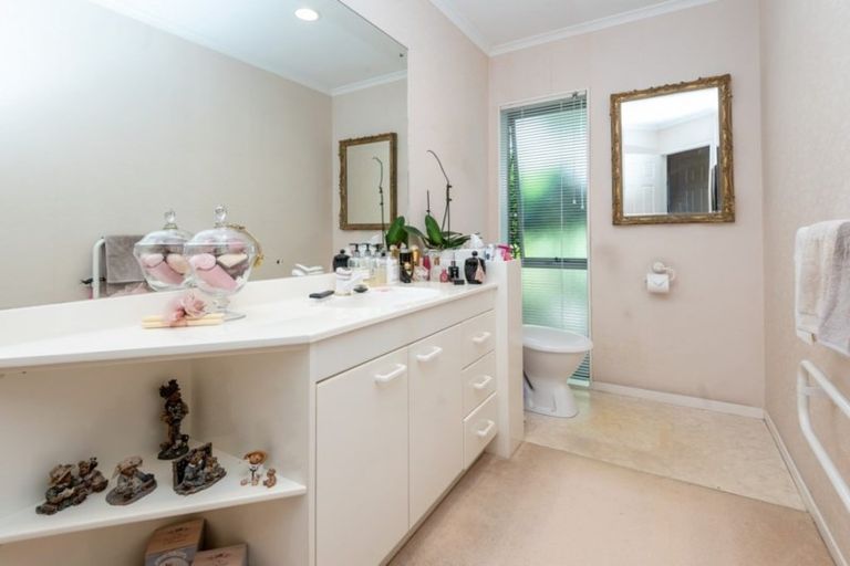 Photo of property in 7 Pajaro Place, Golflands, Auckland, 2013