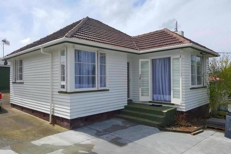 Photo of property in 5 Sunvue Road, Glen Eden, Auckland, 0602