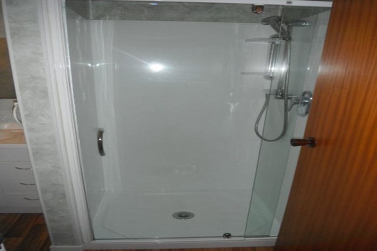 Photo of property in 44a Saint Ronans Avenue, Waterloo, Lower Hutt, 5011