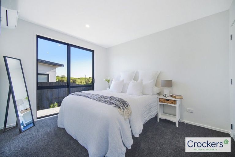 Photo of property in 27 Olearia Street, Totara Park, 2019