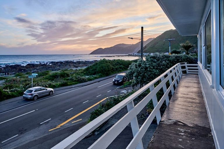 Photo of property in 443 The Esplanade, Island Bay, Wellington, 6023