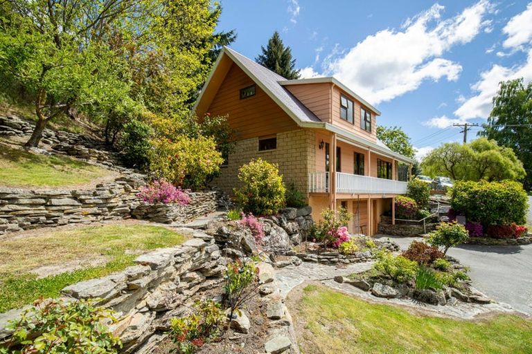 Photo of property in 45 Branxholm Street, Roxburgh, 9500