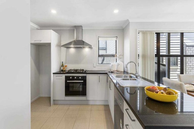 Photo of property in 16 Hirimate Place, Flat Bush, Auckland, 2019