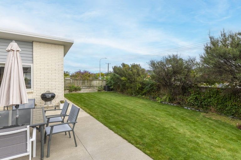 Photo of property in 23 Mahia Lane, Waikanae, 5036