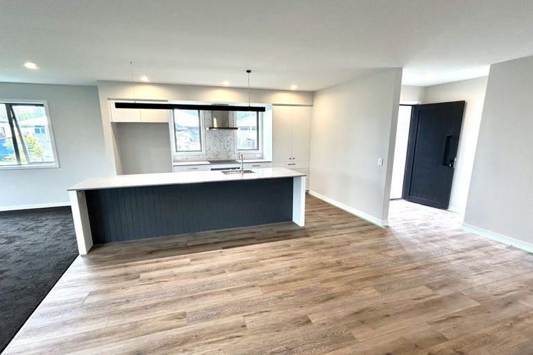 Photo of property in 9 George Yee Place, Taradale, 4112