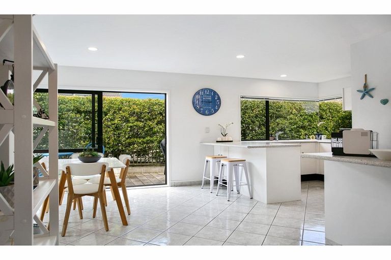 Photo of property in 77 Harvey Street, Waipahihi, Taupo, 3330