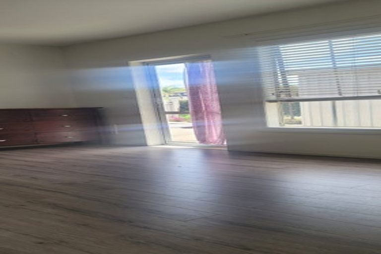 Photo of property in 32 Middlefield Drive, East Tamaki Heights, Auckland, 2016