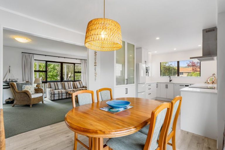 Photo of property in 135 Everitt Crescent, Whangamata, 3620