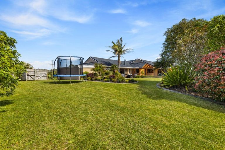 Photo of property in 175 Oaia Road, Muriwai, Waimauku, 0881