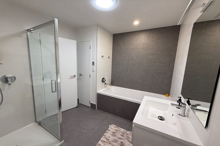 Photo of property in 2 Nga Tutu Place, Belmont, Auckland, 0622