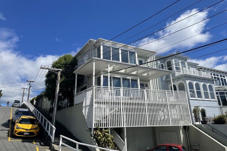 Photo of property in 5 Moeller Street, Mount Victoria, Wellington, 6011