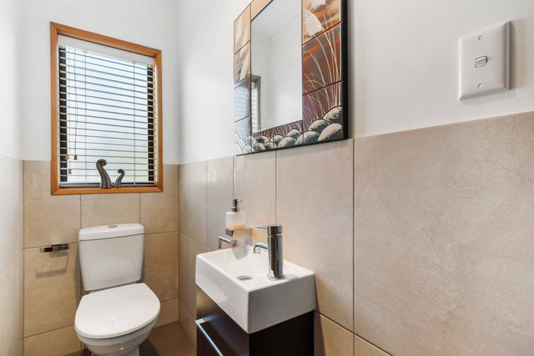 Photo of property in 98 Bleakhouse Road, Howick, Auckland, 2014