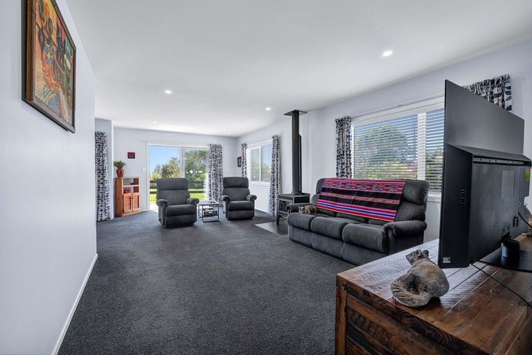 Photo of property in 43 Carrs Road, Urenui, 4377