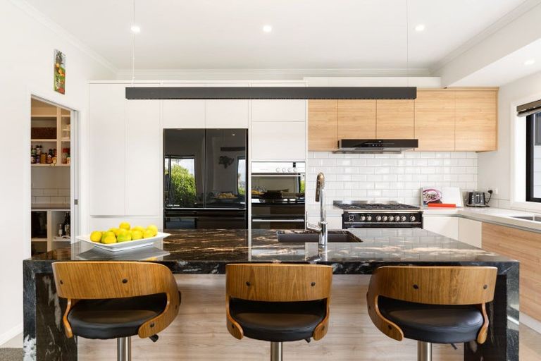 Photo of property in 69 Maka Terrace, Orewa, 0931