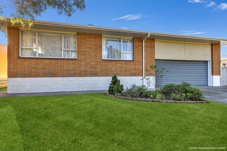 Photo of property in 39 Nevada Drive, Merrilands, New Plymouth, 4312