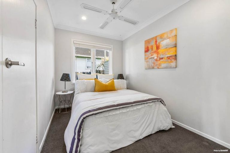 Photo of property in 16 Kohekohe Street, New Lynn, Auckland, 0600