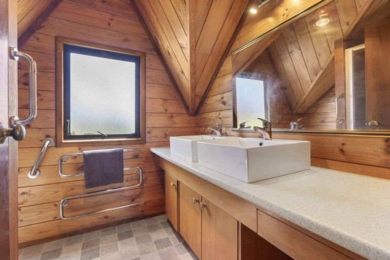 Photo of property in 22 Durness Place, Red Beach, 0932