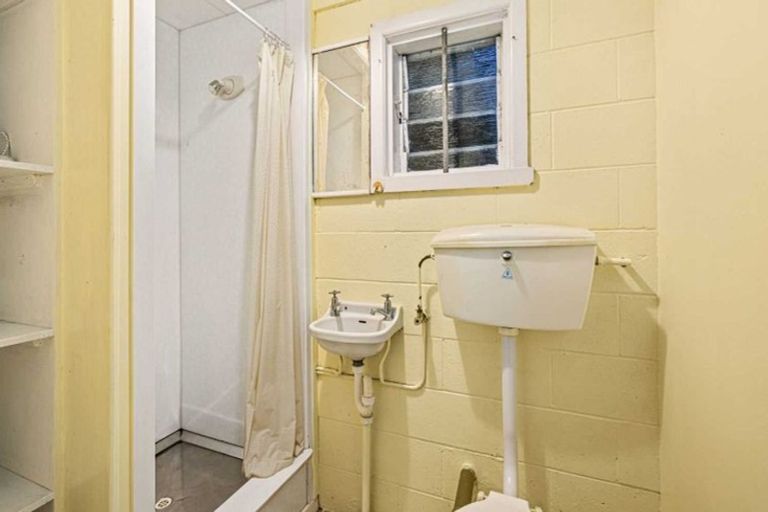 Photo of property in 424 Don Buck Road, Massey, Auckland, 0614