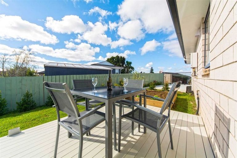 Photo of property in 71a Solar Road, Glen Eden, Auckland, 0602