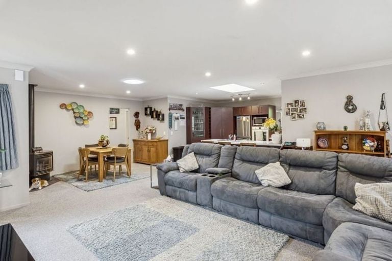 Photo of property in 37 Ashleigh Way, Waikanae Beach, Waikanae, 5036