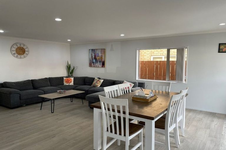 Photo of property in 15 Maypark Crescent, Flat Bush, Auckland, 2016