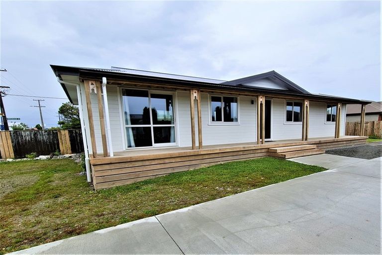 Photo of property in 98 Derby Street, Westport, 7825