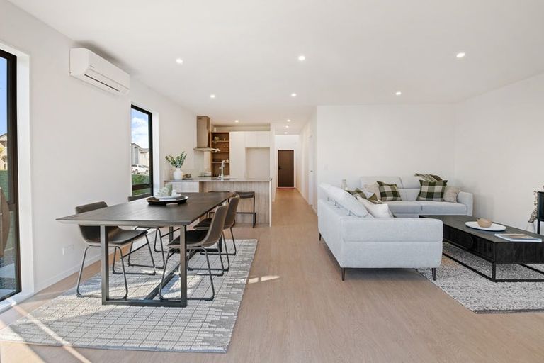 Photo of property in 529 Massey Road, Mangere, Auckland, 2022