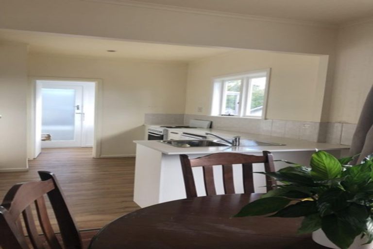 Photo of property in 131 Ocean View Road, Hillcrest, Auckland, 0627