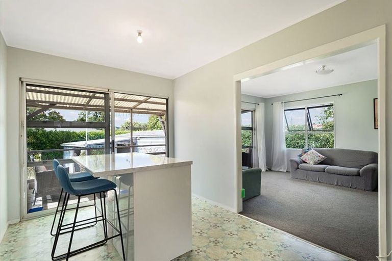 Photo of property in 2 Tapu Road, Huapai, Kumeu, 0810