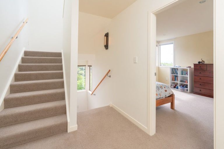Photo of property in 23 Doris Gordon Crescent, Crofton Downs, Wellington, 6035