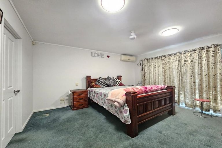 Photo of property in 49 Longford Park Drive, Takanini, 2112