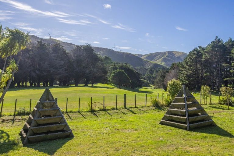 Photo of property in 306 South Makara Road, Makara, Karori, 6972
