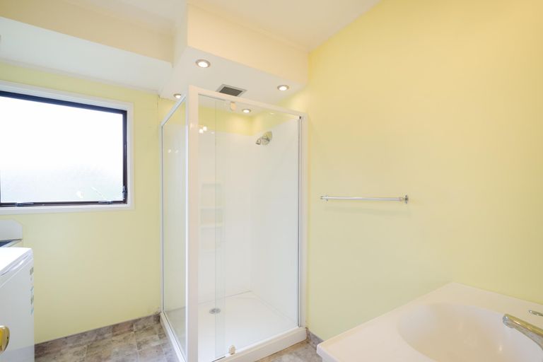 Photo of property in 19a Pisces Road, Glen Eden, Auckland, 0602