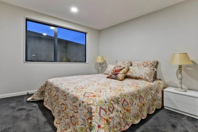 Photo of property in 56 Huntington Park Drive, Greenhithe, Auckland, 0632