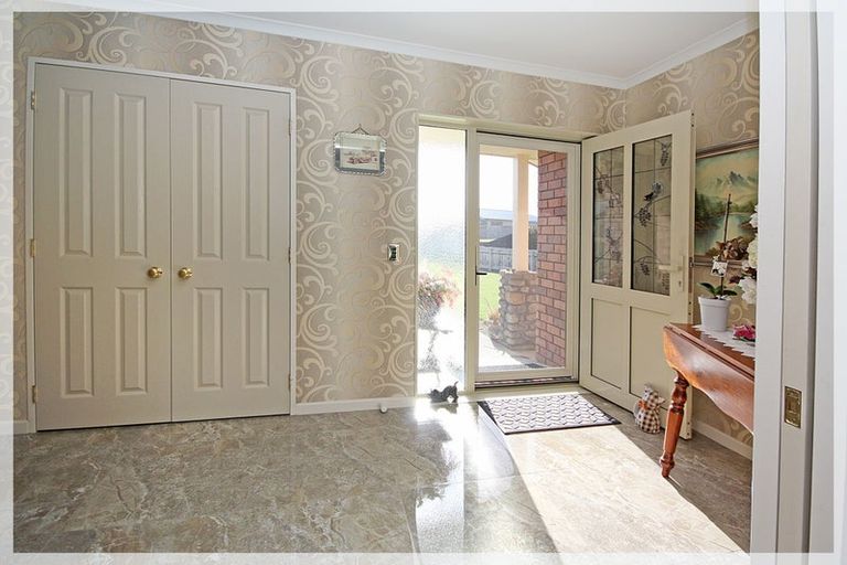 Photo of property in 8 Teppett Place, Foxton Beach, Foxton, 4815