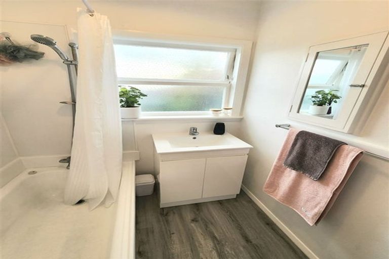Photo of property in 3 Huia Place, Levin, 5510