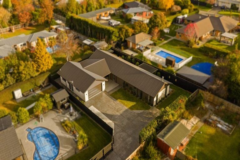 Photo of property in 141 West Belt, Rangiora, 7400