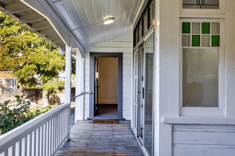 Photo of property in 98 Liardet Street, New Plymouth, 4310