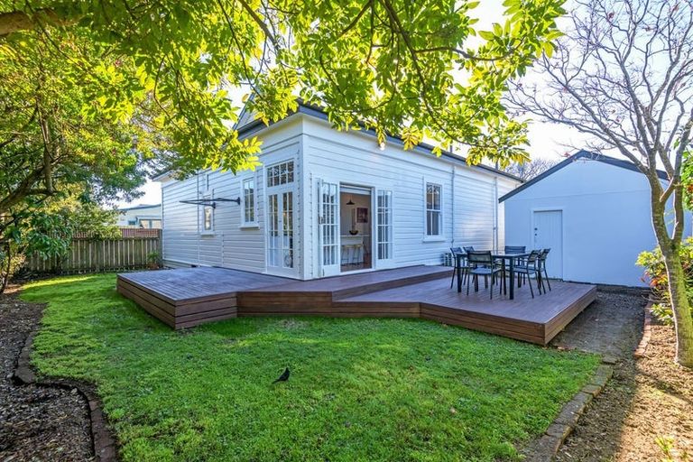 Photo of property in 19 Alfred Street, Roslyn, Palmerston North, 4414