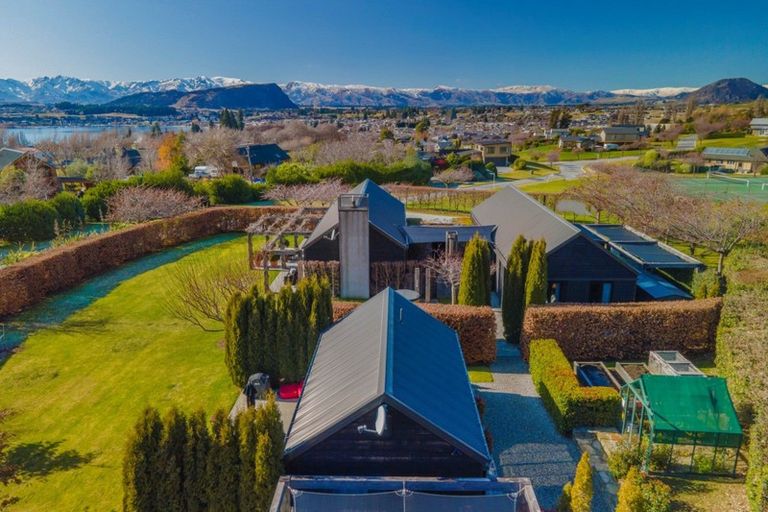 Photo of property in 20 Elderberry Crescent, Wanaka, 9305