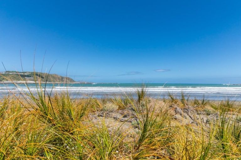 Photo of property in 200f6 Onepu Road, Lyall Bay, Wellington, 6022