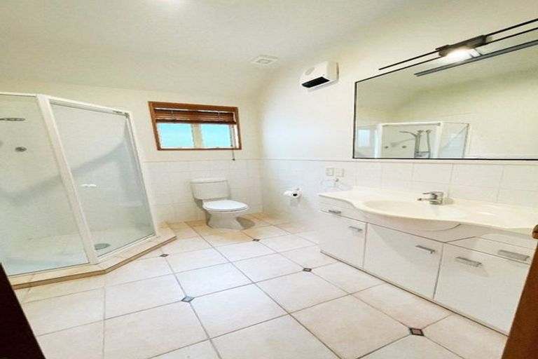 Photo of property in 27 Warman Road, Okura, Auckland, 0792